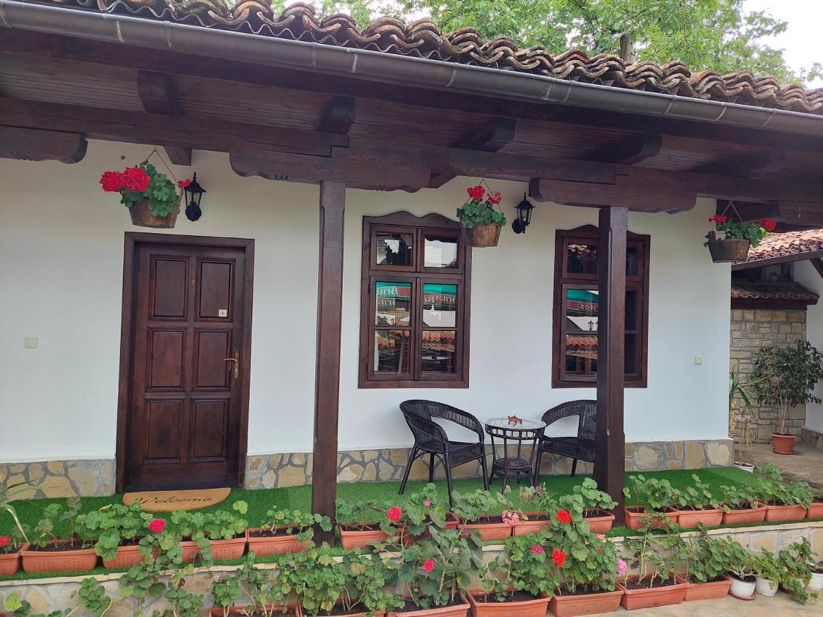 Guest Rooms Cheshmata Arbanasi Exterior photo